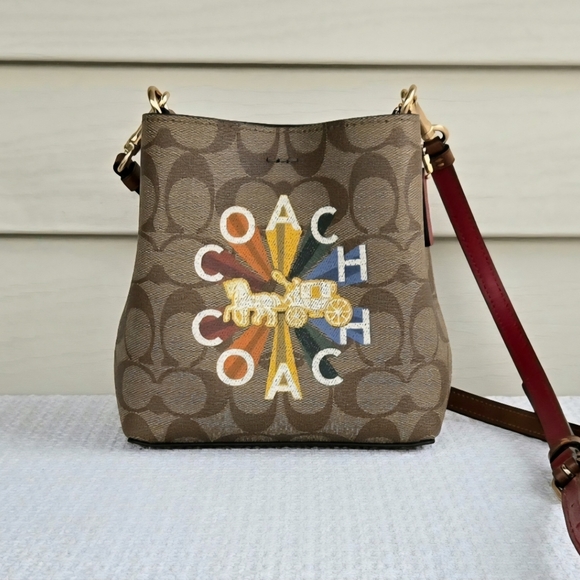 Coach Mini Town Bucket Bag with Cardholder Case In Coach Radial Rainbow - NWOT - Picture 2 of 12